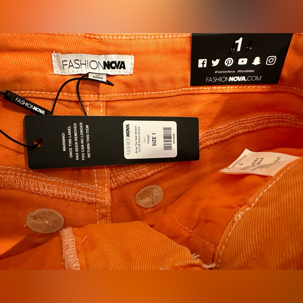 Fashion Nova distressed denim shorts orange - Picture 4 of 5